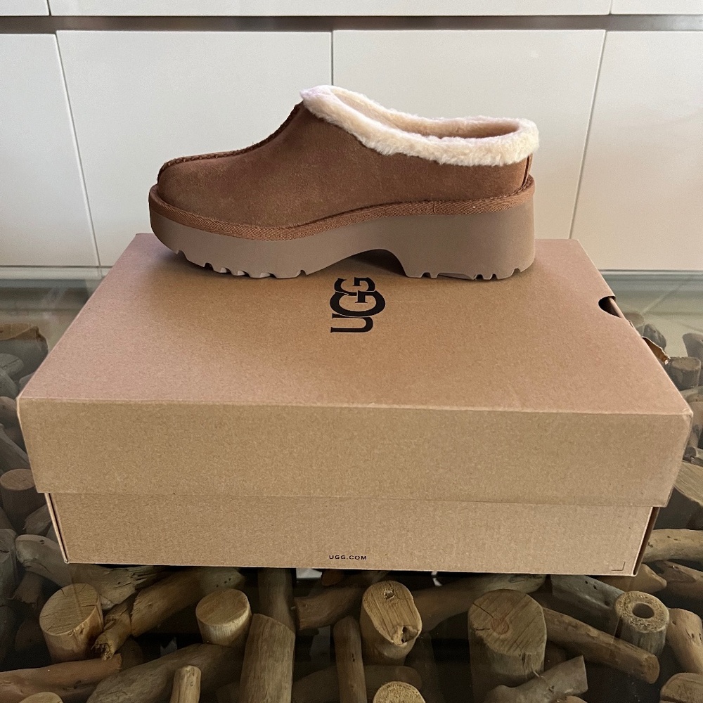UGG NEW HEIGHTS COZY CLOG Chestnut Suede Shoes